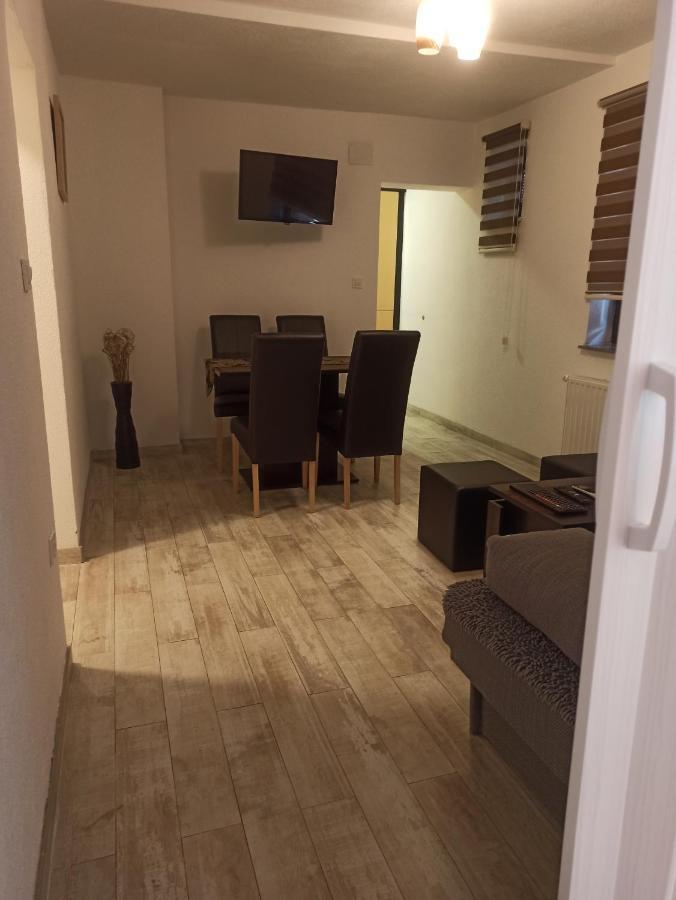 Studio Apartments Una كورينيتسا المظهر الخارجي الصورة