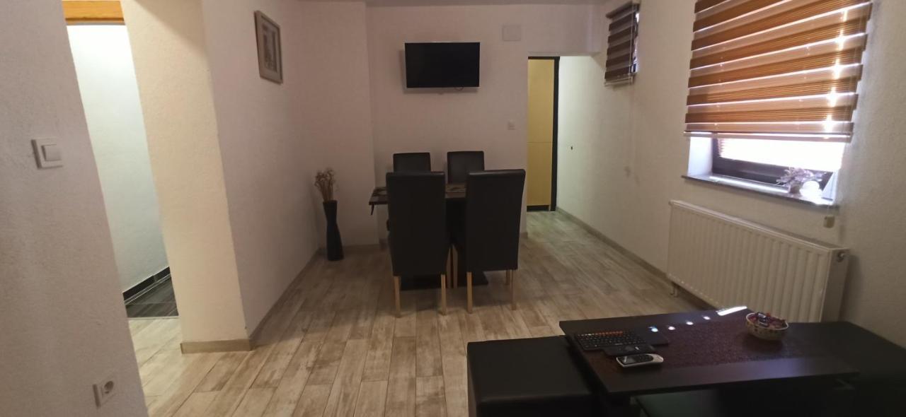 Studio Apartments Una كورينيتسا المظهر الخارجي الصورة